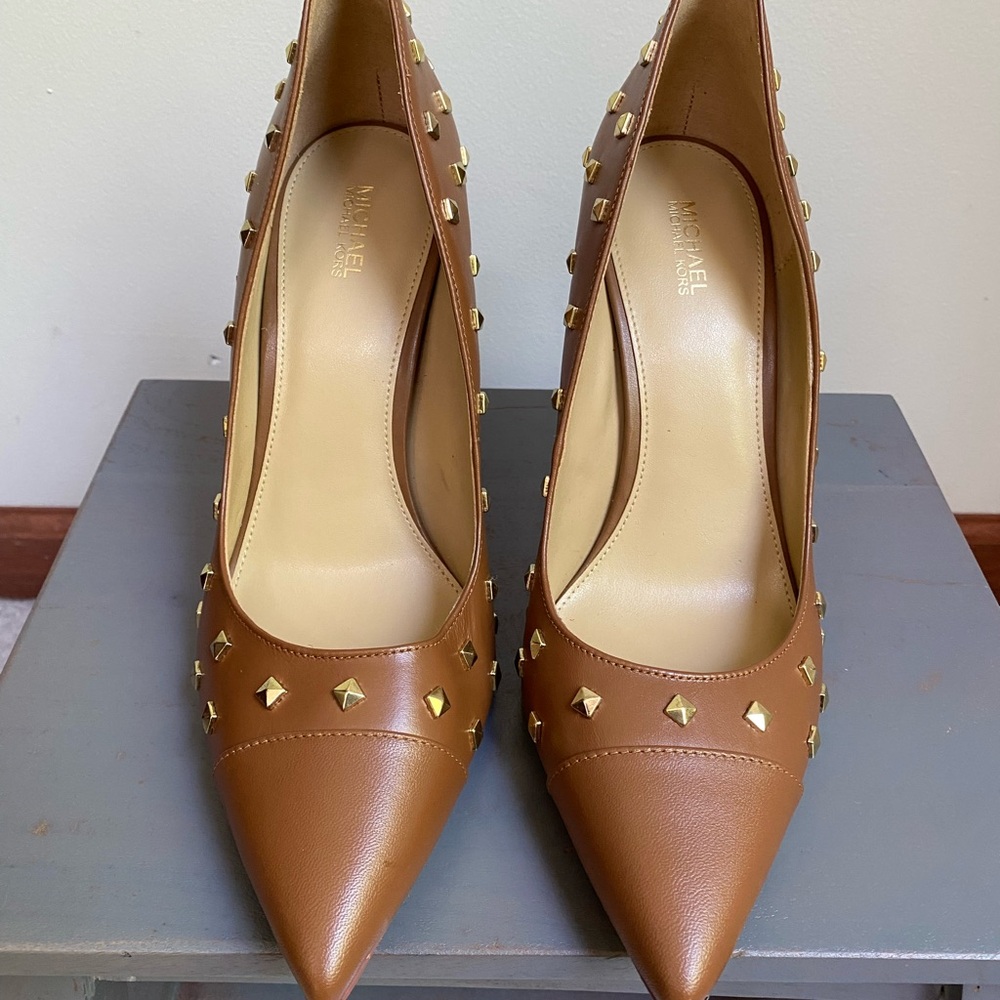 Michael Kors Keke Gold Studded Leather Pumps - NEW NWOB